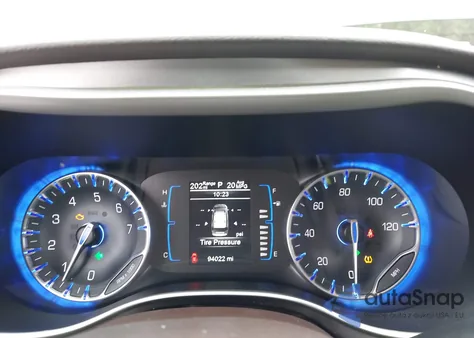 2017 Chrysler Pacifica Touring z USA, uszkodzony, nr VIN 2C4RC1DG3HR655072